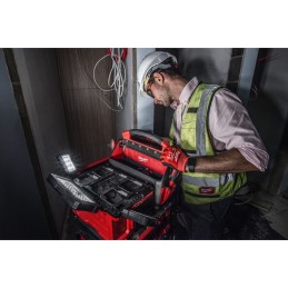Lampa LED PACKOUT do oświetlenia strefowego z ładowarką 18V M18 POALC-0 MILWAUKEE 4933478120