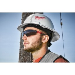 Okulary ochronne odporne na zarysowania przyciemniane 1 para MILWAUKEE 4932478764